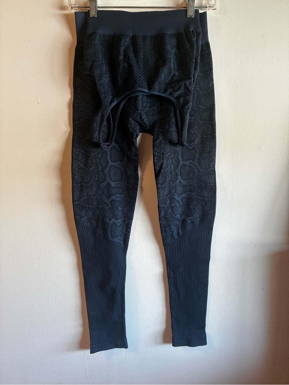 Nikibiki Black Snake-Print Kids Leggings & Sports Bra
